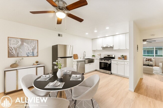 Building Photo - 16572 Sabot Ln Unit 3