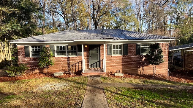 Photo - 1121 E Magnolia Ave