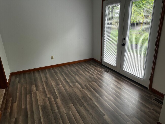 Photo - 1604 S Pinestone Ct