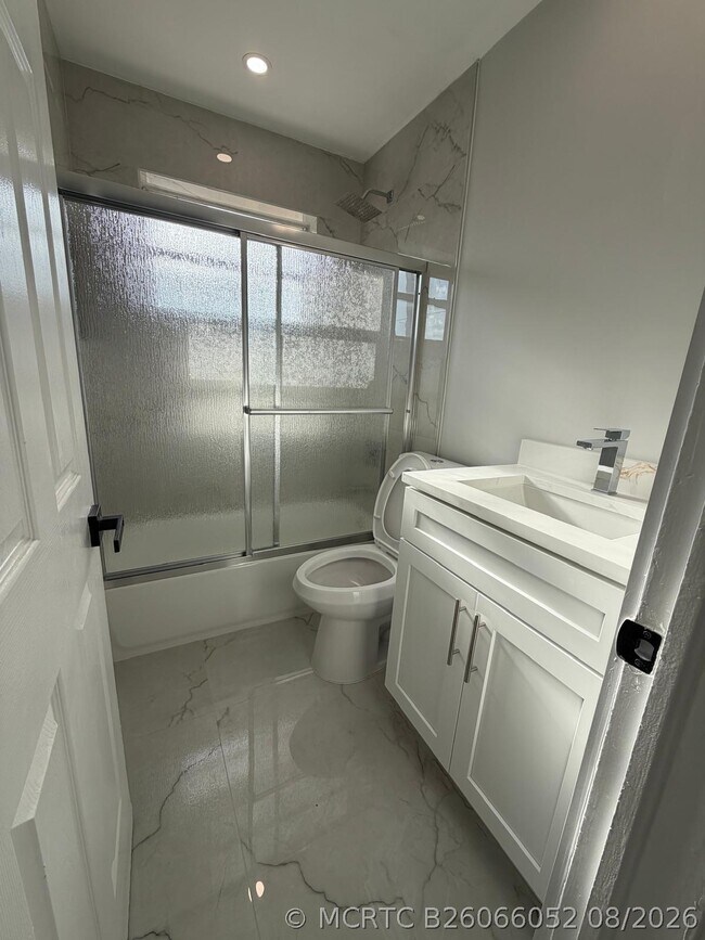 Photo - 920 NE 50th St