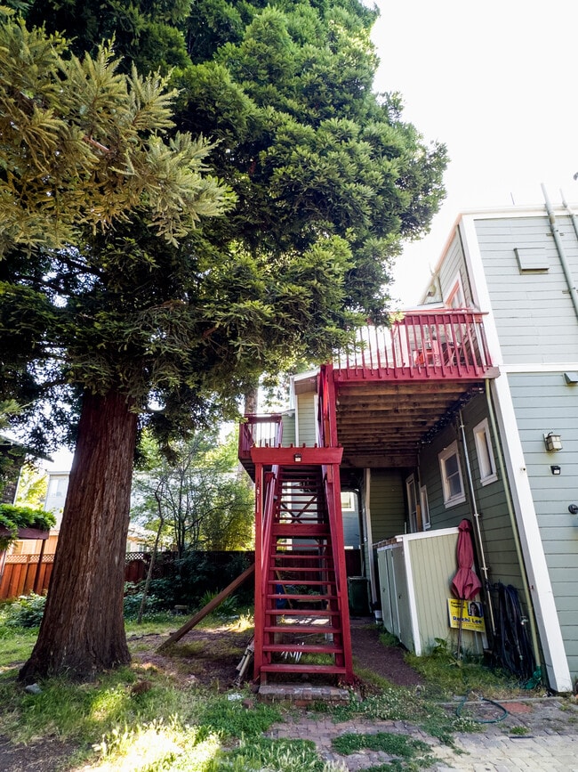 Photo - 1937 Russell St Unit A