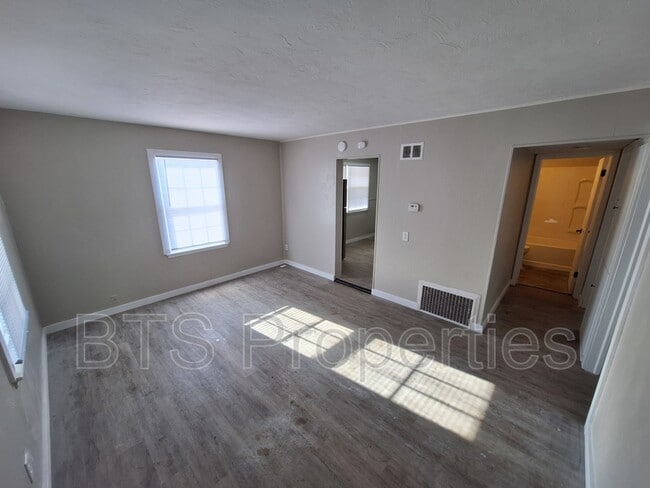 Photo - 1627 N Valley Ave