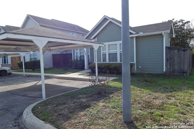 Photo - 2735 Crown Hollow