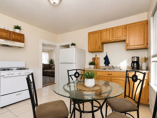 79 Topliff St Unit 2