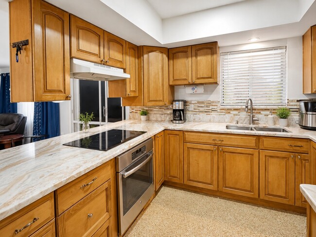 Photo - 819 Schumann Dr