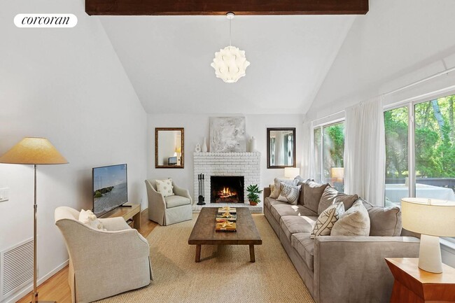 Photo - 197 Treescape Dr