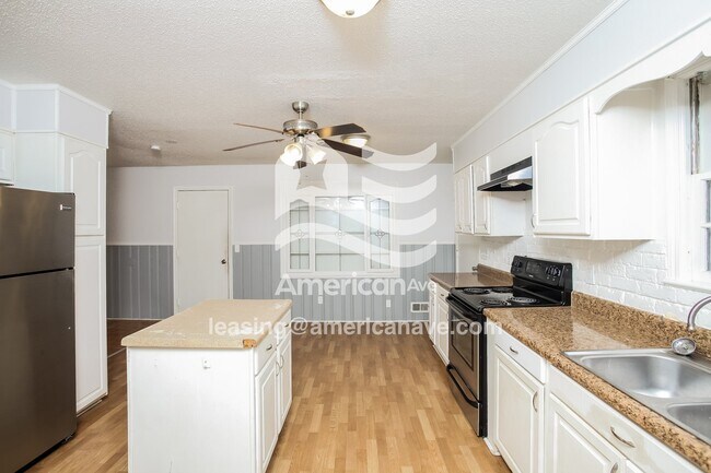 Photo - 1605 Sandra Dr