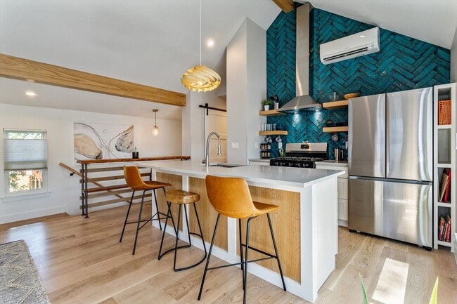 Photo - One Bedroom furnished ADU/apartment in The Highlands.