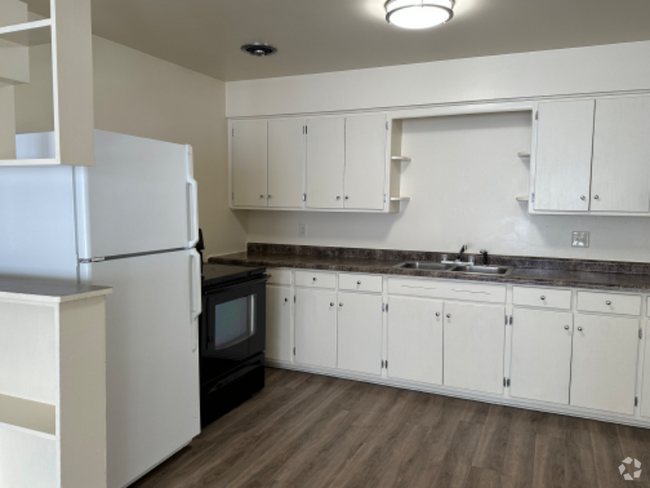 Building Photo - 2106 Lake Point Dr Unit 1 Rental