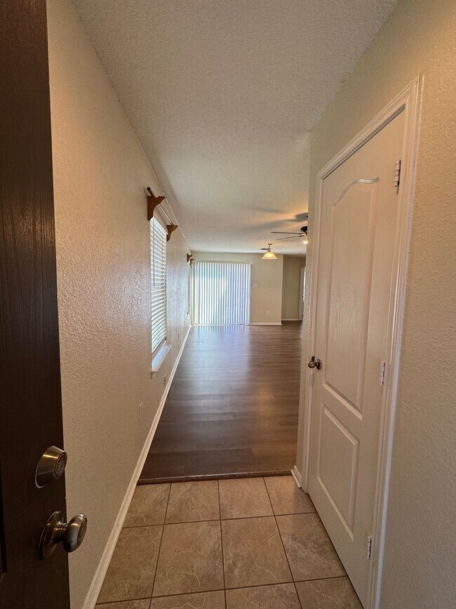 Photo - BEAUTIFUL SINGLE STORY HOME  |  CLOSE TO H...