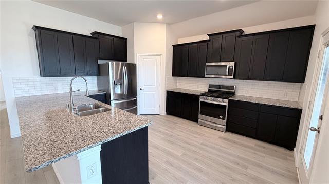 Photo - 631 Maverick St