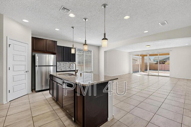 Photo - 7110 Overview Rd NE