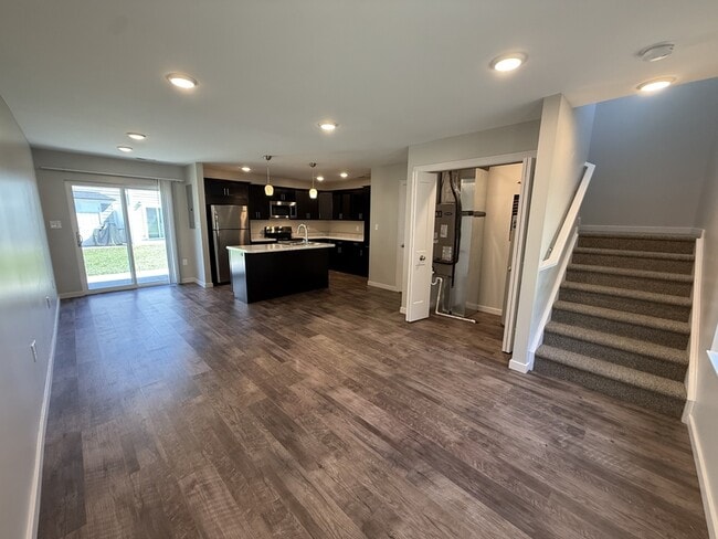 Photo - 301 Creekview Dr