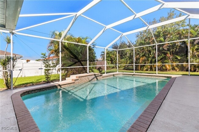 Photo - 132 NE 7th Ave