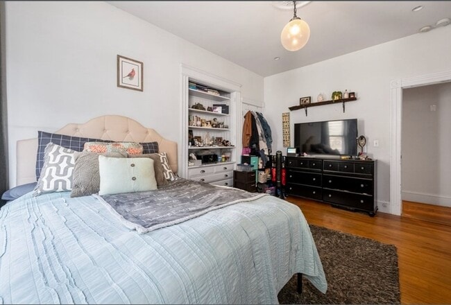 Photo - 866 E 5th St Unit 1