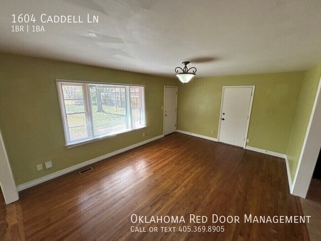 Photo - 1604 Caddell Ln