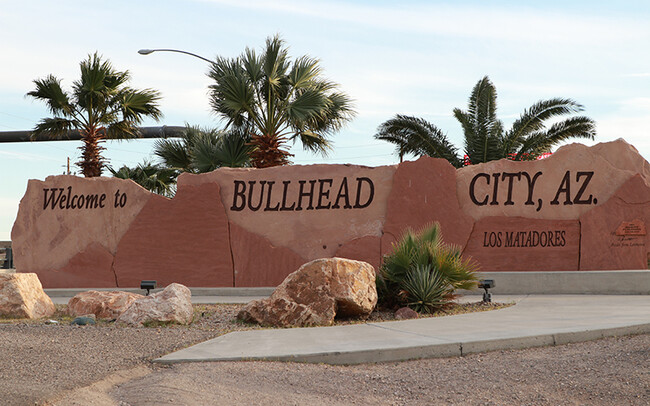 ¡Bienvenido a Bullhead City! - 155 Lee Ave Casa Adosada