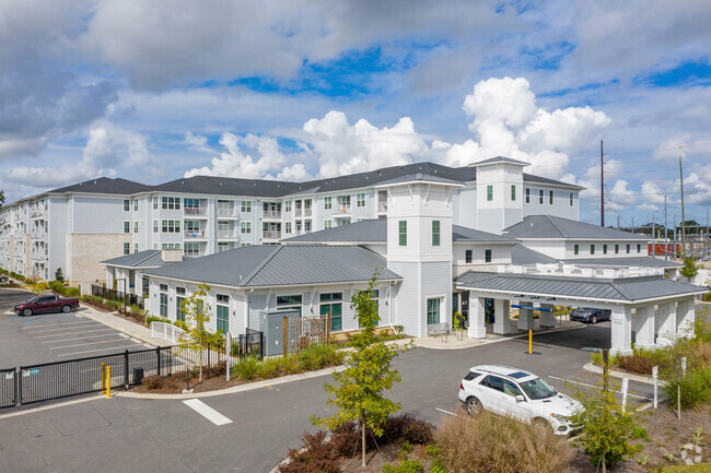 Building Photo - Overture West Ashley 55+ Active Adult Apar... Rental