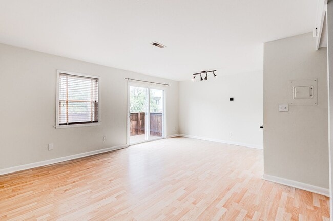 Photo - 1111 Maxwell Ave