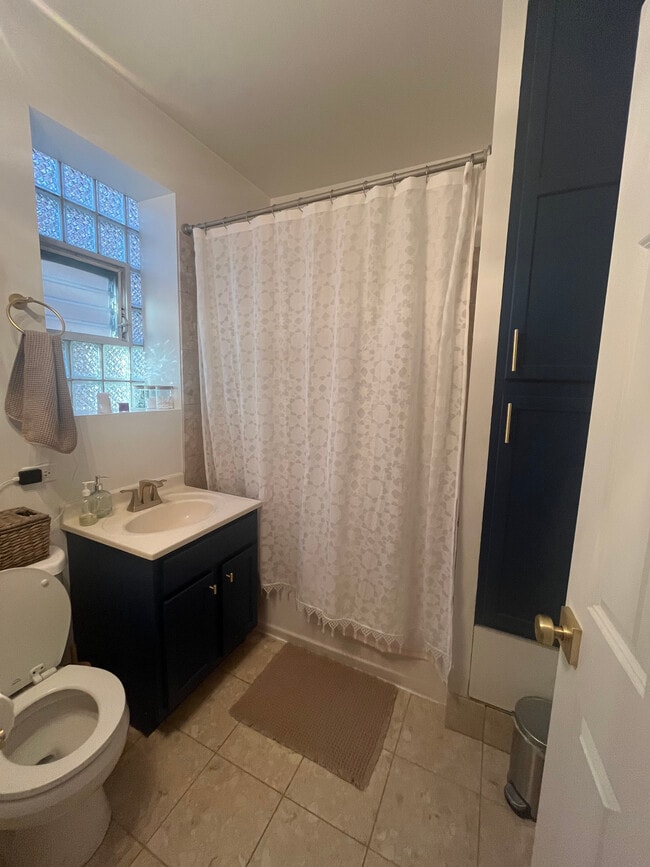 Photo - 2153 W McLean Ave Unit Apt 2