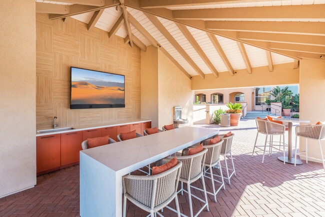 Vista Real Apartment Homes