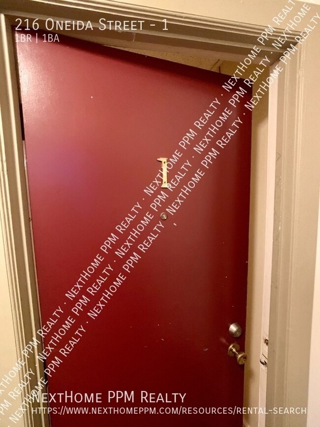 Photo - 216 Oneida St Unit 1