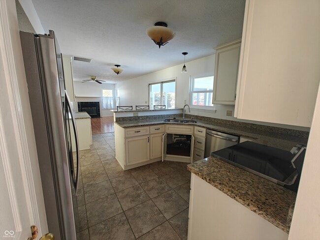 Photo - 1157 Aqueduct Way