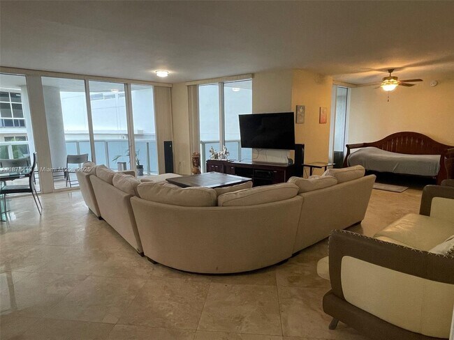 Photo - 1850 S Ocean Dr Unidad 510