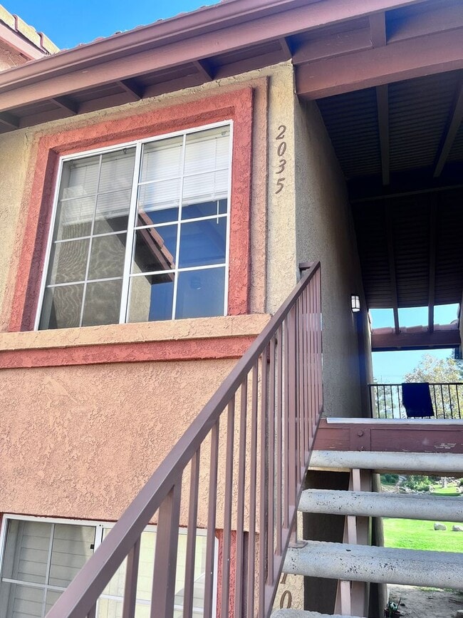 Building Photo - 3 Bedroom Condo in Mentone