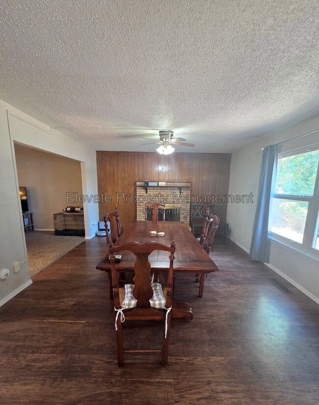 Photo - 4225 Clendon Way