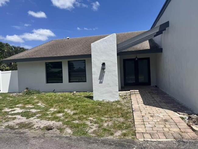 Photo - 1600 SW 72nd Ave