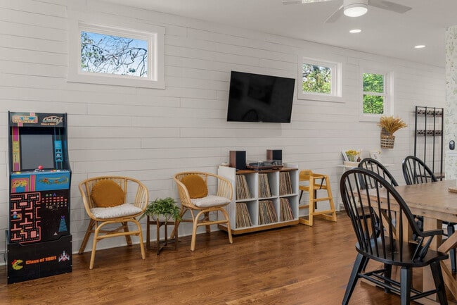 Photo - 559 Veritas St Unit ID1302209P