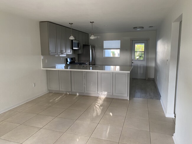 Kitchen - 1729 N 16th Ct Unit 1