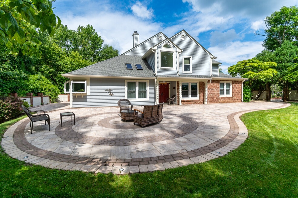 5 Nottingham Cir