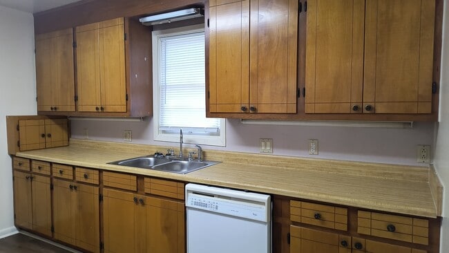 Photo - 304 W 34th Ave