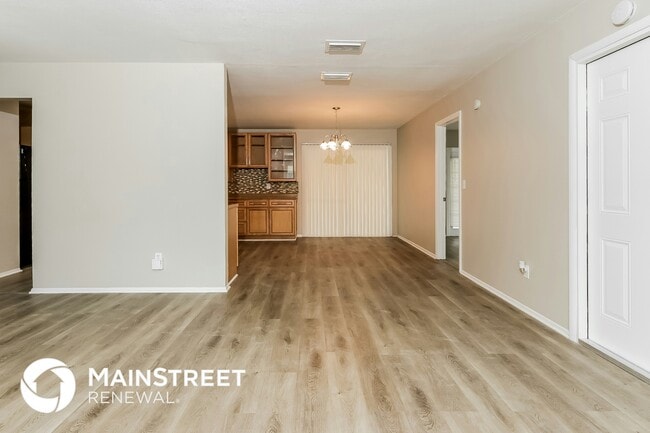 Photo - 426 SW Eastport Cir