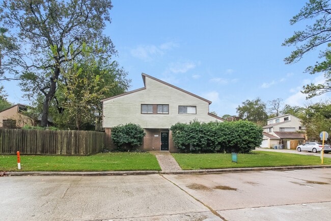 Building Photo - 17803 S Cypress Villas Dr