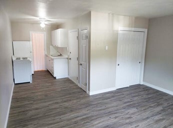 Building Photo - Elmira Apartments