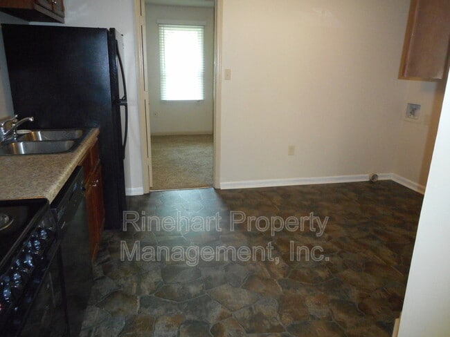 Photo - 830 Iredell St