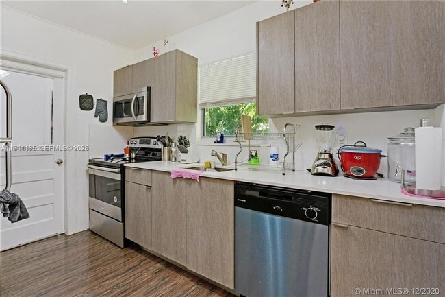 Photo - 920 NW 22nd Ct Unit 920