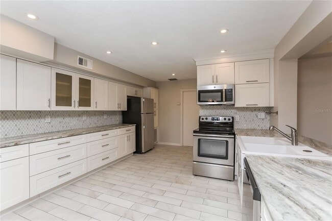 Photo - 392 Crystal Ave