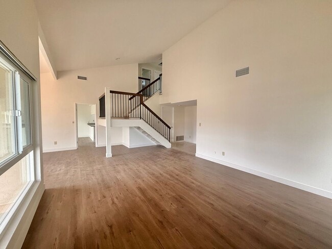10019 Canyonview Ct