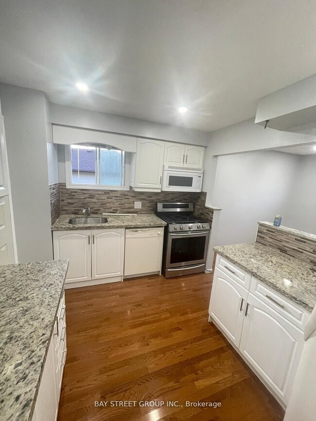 Photo - 882 Southdown Dr