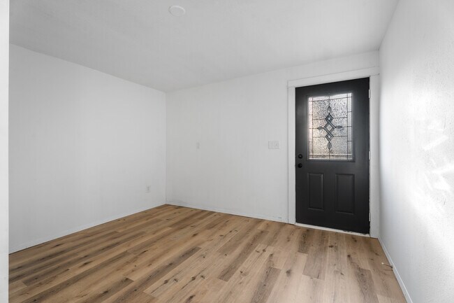Photo - 1203 E Cherry St