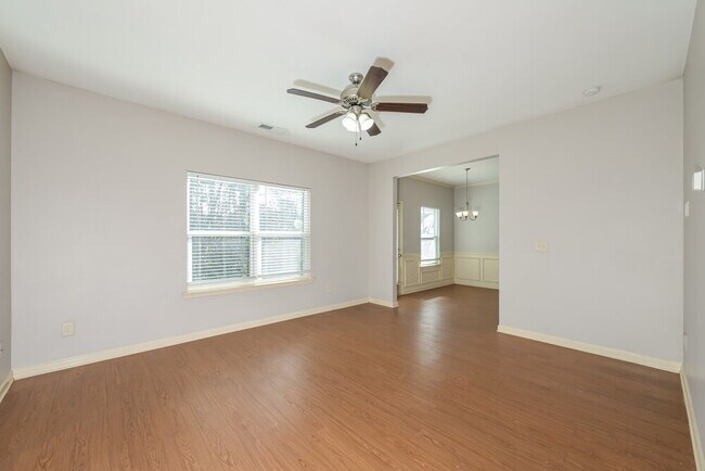 Photo - 466 Hill Crest Cir