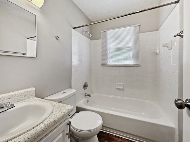 Photo - Cascade Oaks Apartments