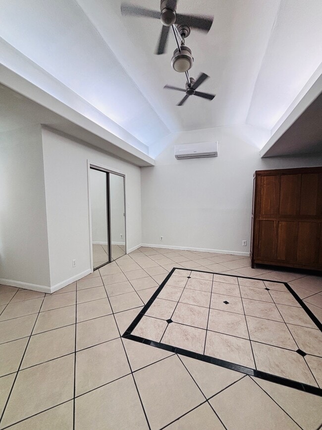 Photo - 7618 Linden St