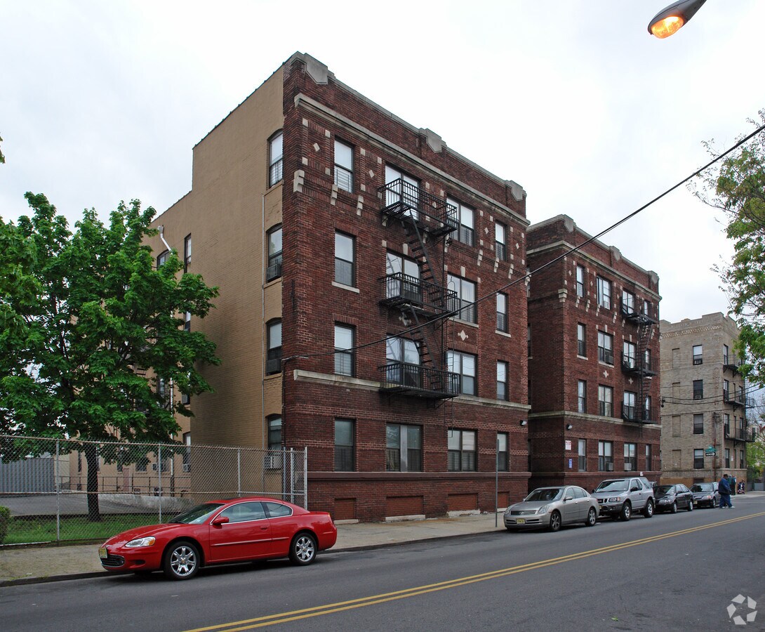 Photo - Essex Plaza III