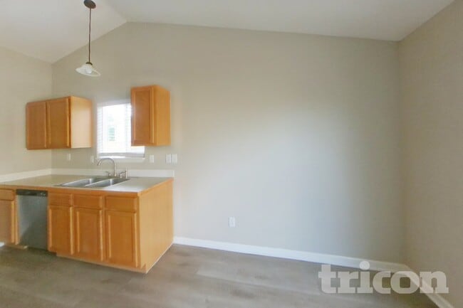 1711 86th Ave