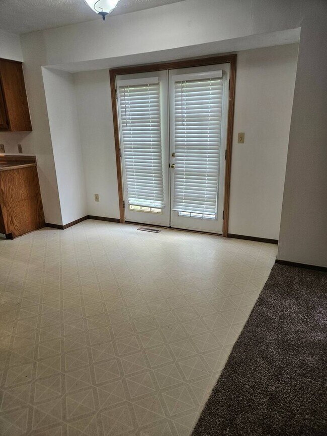 Photo - 607/609 W. Edgewood Unit 609